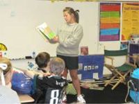 Shelton athletes read to Englewood students